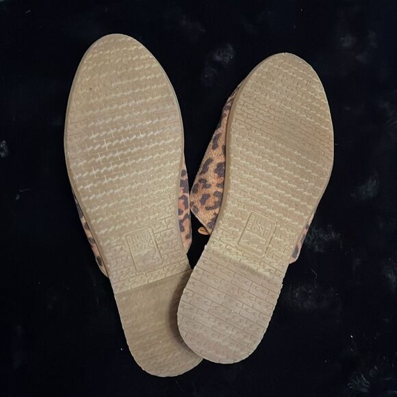 Billabong Leopard Print Slip-On Shoes - Picture 6 of 8